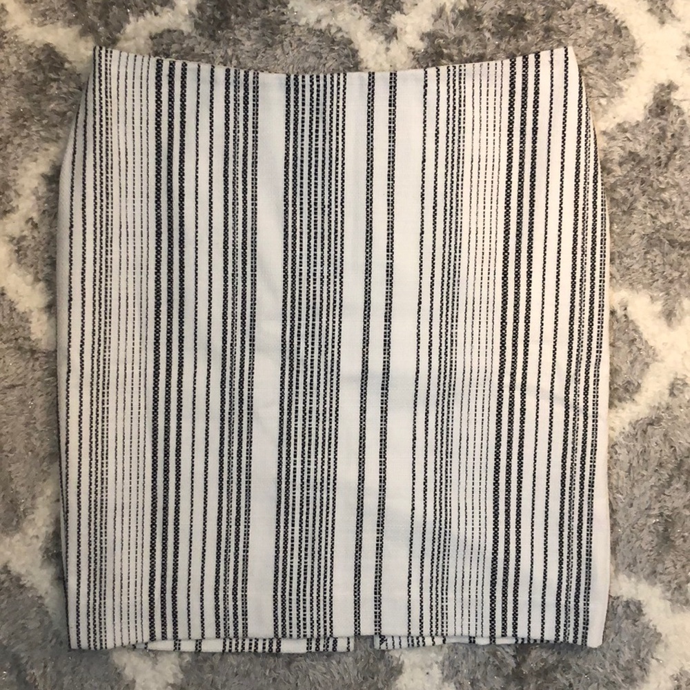 White House | Black Market - Skirt